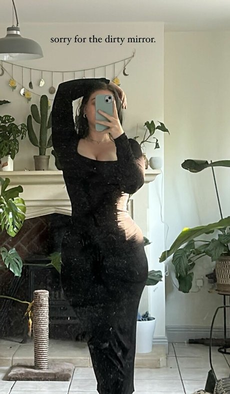 Naken lekkede OnlyFans-bilde av Isabella Dorta