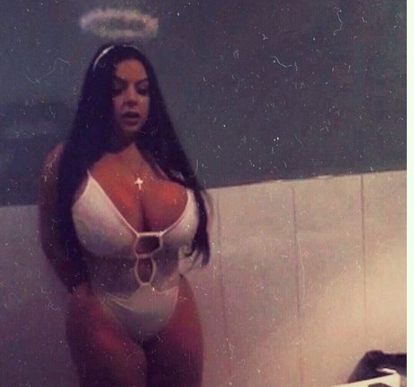 Nahá fotka uniklých OnlyFans od Iloveteniah