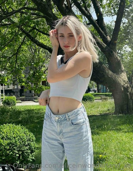 Aliceinwonderland_xo
