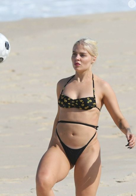 Naken läckt OnlyFans-bild av Luisa Sonza