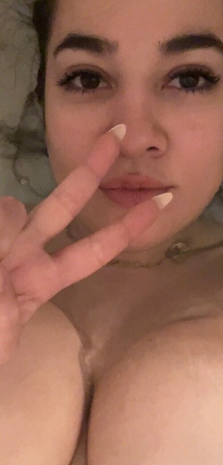 Naken läckt OnlyFans-bild av Nyssapizza