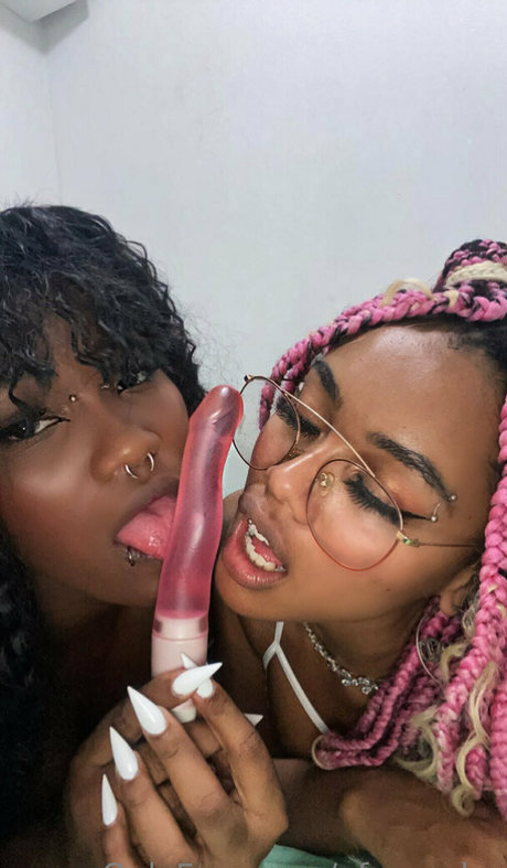 Nahá fotka uniklých OnlyFans od Afrogaybe