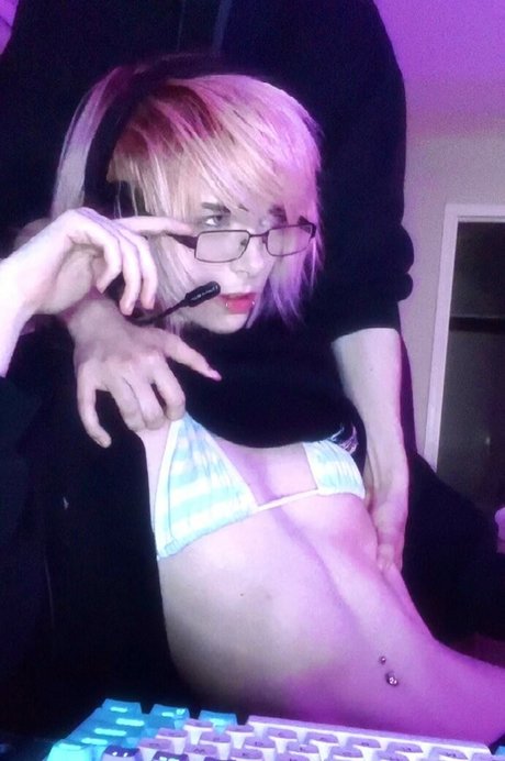 Alasti lekkinud OnlyFans-i pilt Kryptcat
