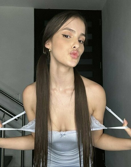 Nahá fotka uniklých OnlyFans od Kimmyvalfree