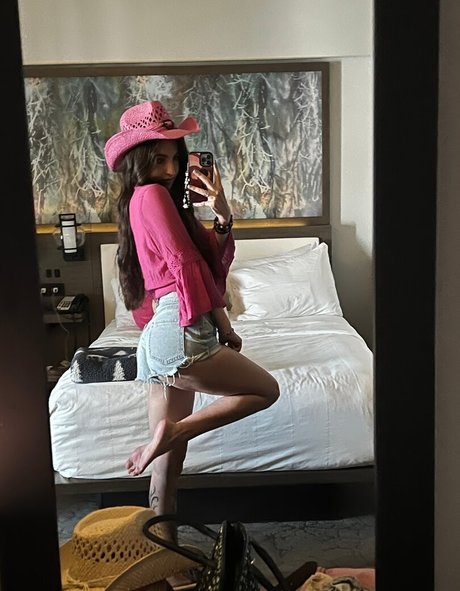 Nahá fotka uniklých OnlyFans od Beebee Asmr