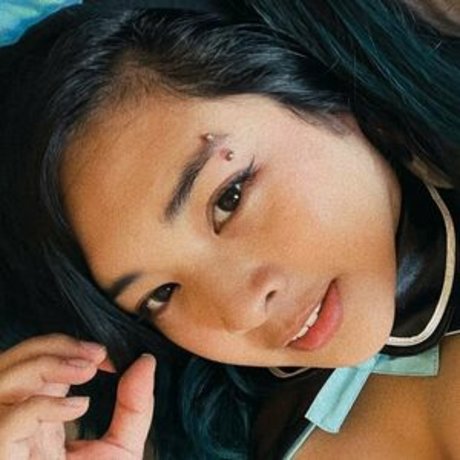 Alasti lekkinud OnlyFans-i pilt Akidearest