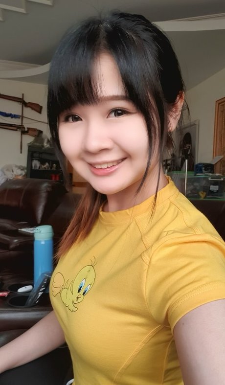 Naken lekkede OnlyFans-bilde av Clarissa Punipun