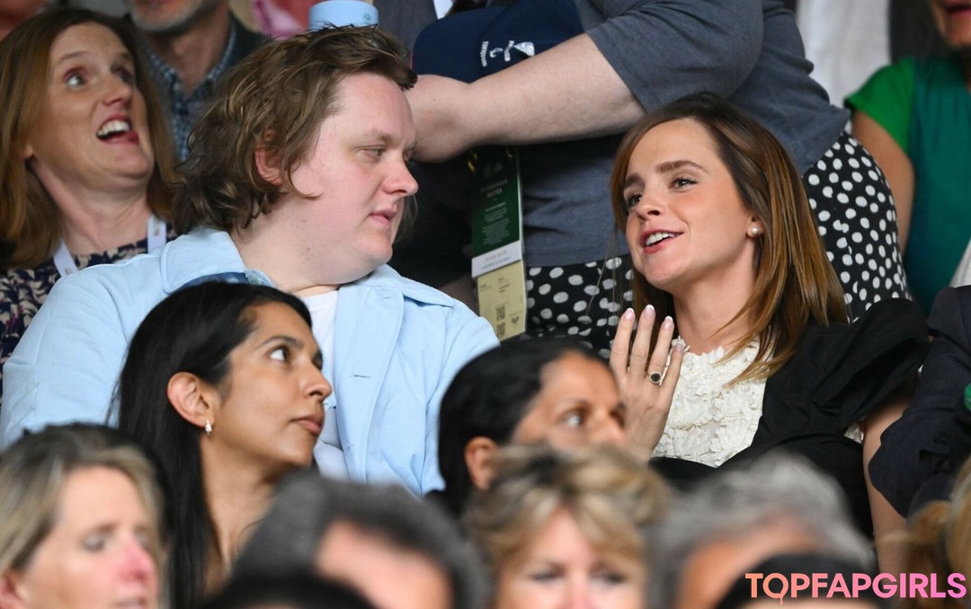 Alaston vuotanut OnlyFans-kuva Emma Watson #1055