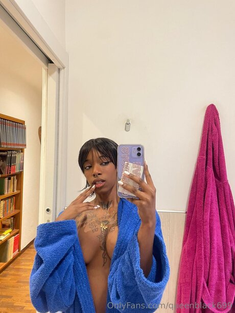 Nøgent lækket OnlyFans-billede af Queenblack699