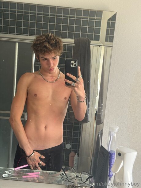 Nøgent lækket OnlyFans-billede af Okayjohnnyboy