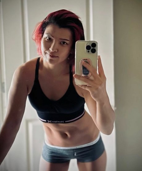 Nahá fotka uniklých OnlyFans od Hikaru Shida