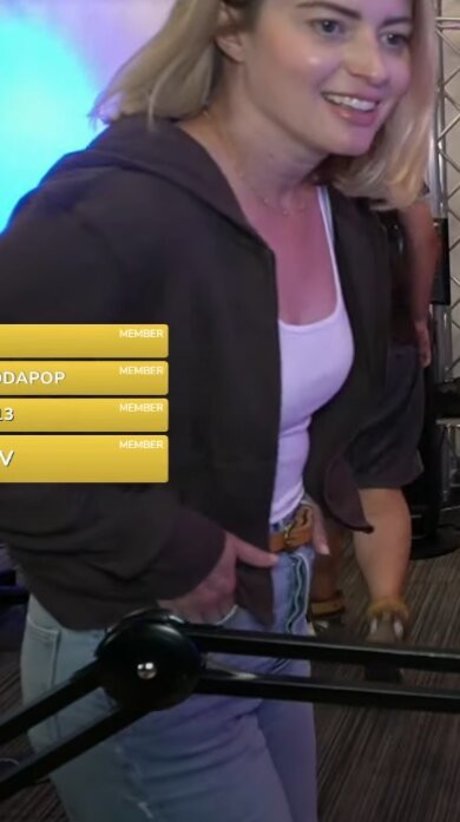 Naken lekkede OnlyFans-bilde av Elyse Willems