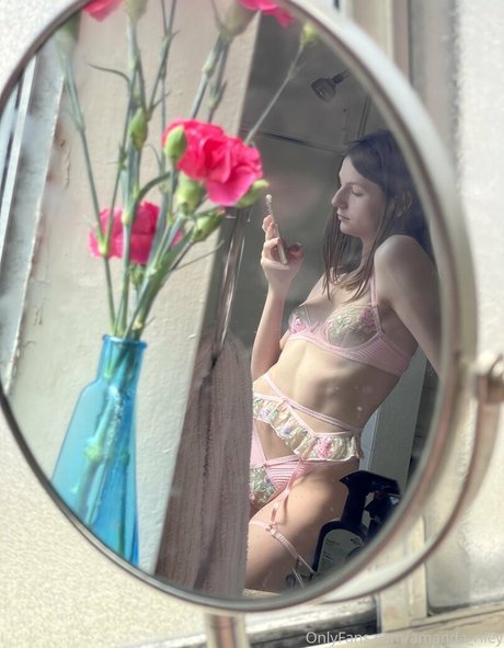 Nahá fotka uniklých OnlyFans od Amanda Riley