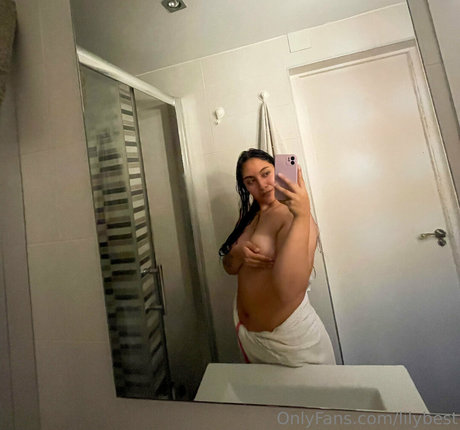 Lilybest OnlyFans泄露裸照
