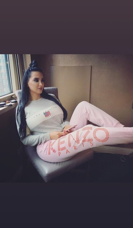 Naken lekkede OnlyFans-bilde av Amyanderssen