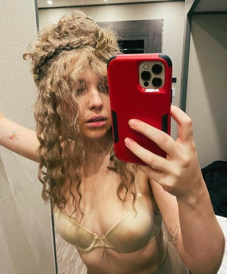 Sammi Hanratty