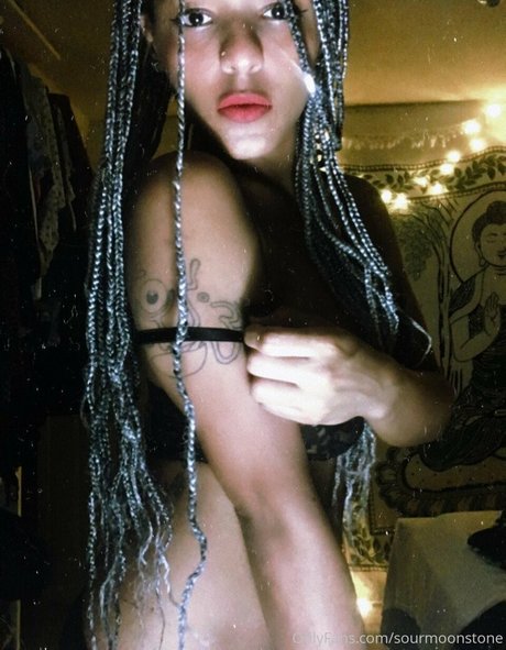 Nahá fotka uniklých OnlyFans od Sourmoonstone