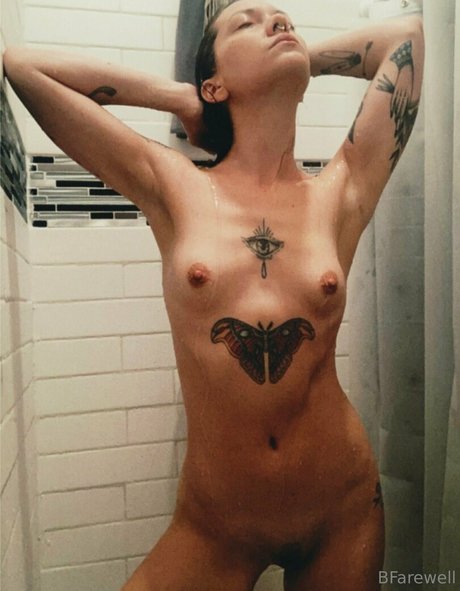 Nahá fotka uniklých OnlyFans od Forwardfarewell