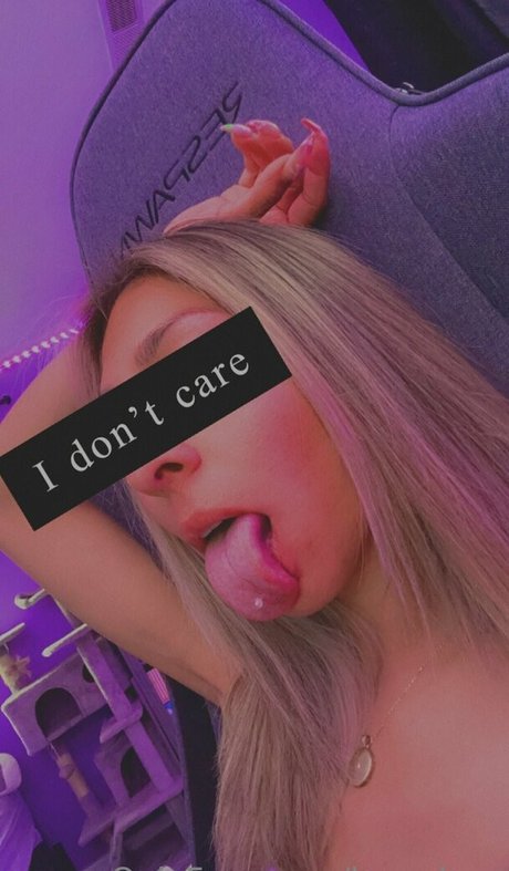 Nahá fotka uniklých OnlyFans od Lunaslays