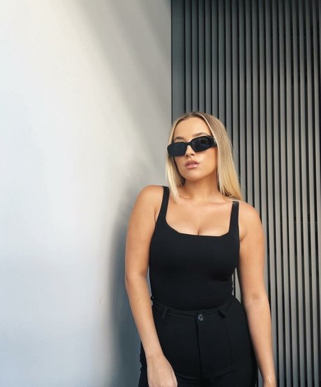 Nøgent lækket OnlyFans-billede af Lavender Baj