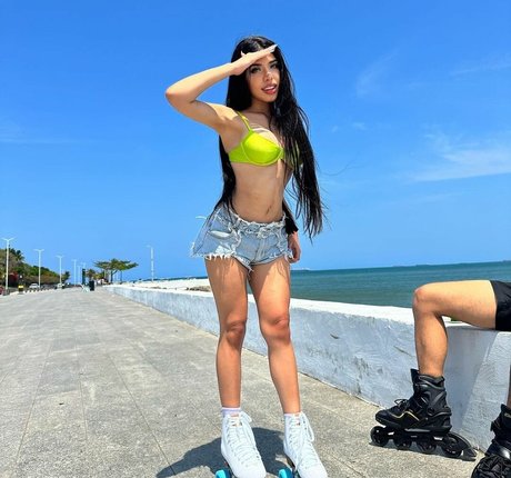Alaston vuotanut OnlyFans-kuva Yeri Mua