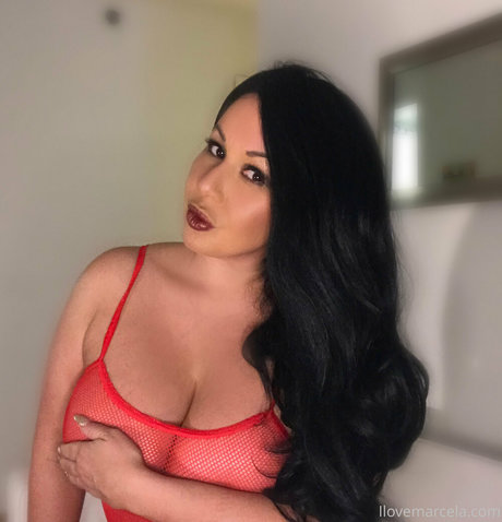 Nahá fotka uniklých OnlyFans od Latinamilfnyc