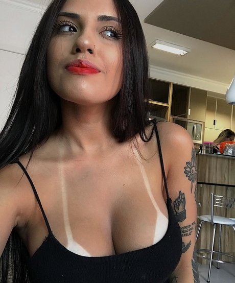 Nøgent lækket OnlyFans-billede af Vitoria Marcilio