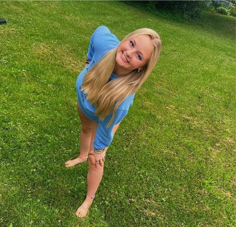 Nahá fotka uniklých OnlyFans od Anya Truax