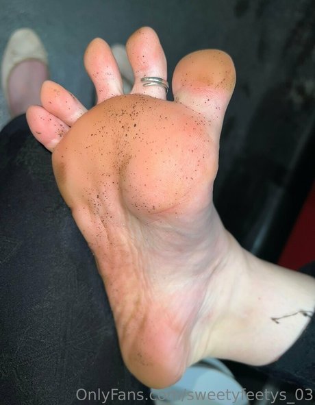 Nahá fotka uniklých OnlyFans od Sweetyfeetys03