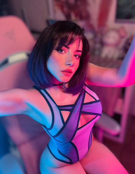 Ezy Summers Cosplay