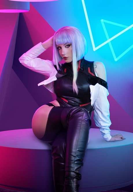 Ezy Summers Cosplay