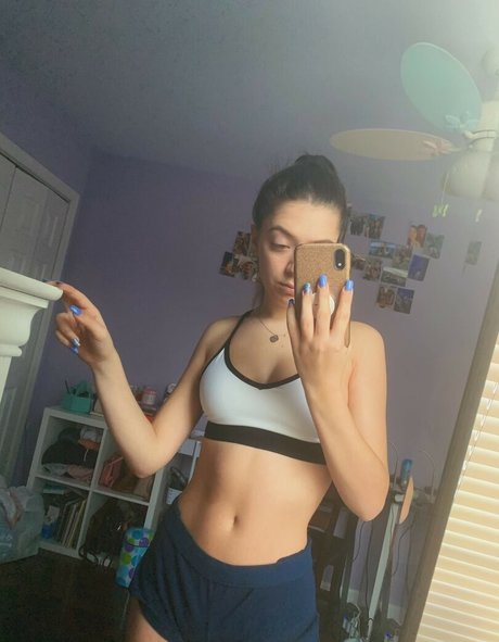 Deedeemariev  nude leaked OnlyFans photo