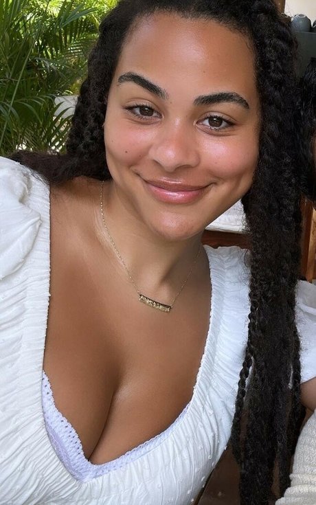 Raina Morris