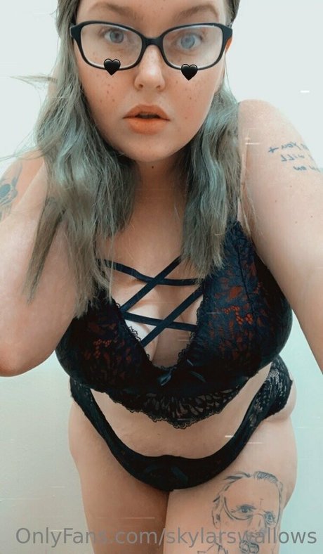 Skylarswallows