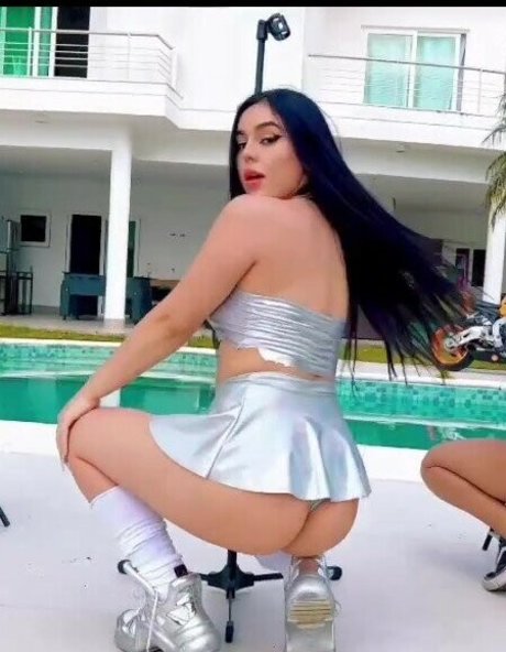 Photo nue de fuite OnlyFans de Bella Angel Dezoitou