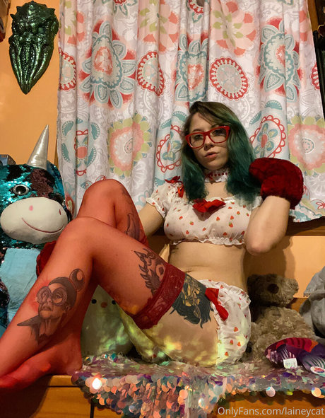 Alasti lekkinud OnlyFans-i pilt Laineycat