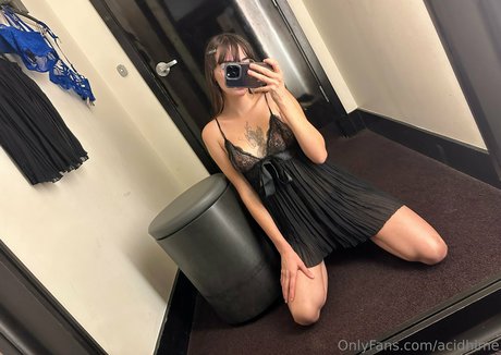 Naken lekkede OnlyFans-bilde av Aciddraindrop