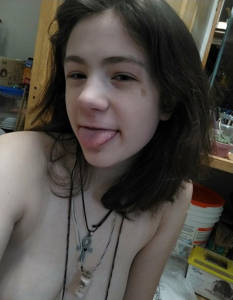 Naken lekkede OnlyFans-bilde av Sagethemuse