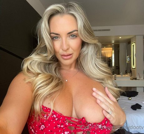 Naken läckt OnlyFans-bild av Daisydootv