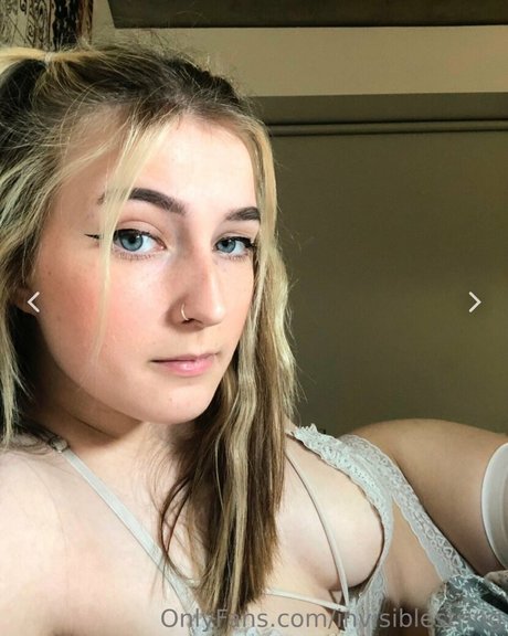 Обнаженная фотография утечки OnlyFans от Invisiblestring