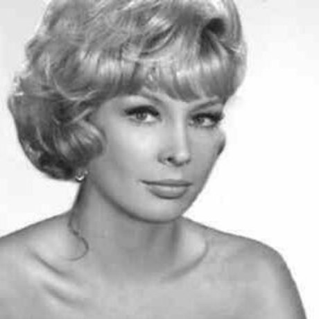 Naken läckt OnlyFans-bild av Barbara Eden