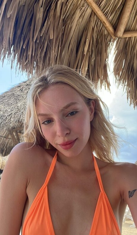 Nahá fotka uniklých OnlyFans od Fernanda Schneider