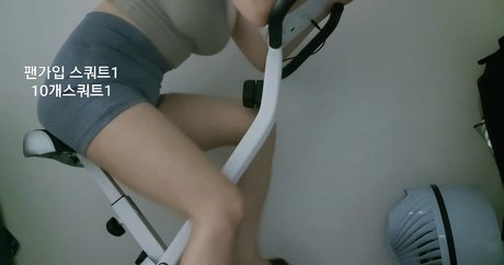 Naken lekkede OnlyFans-bilde av Mine