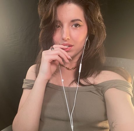 Nahá fotka uniklých OnlyFans od Slight Sounds Asmr