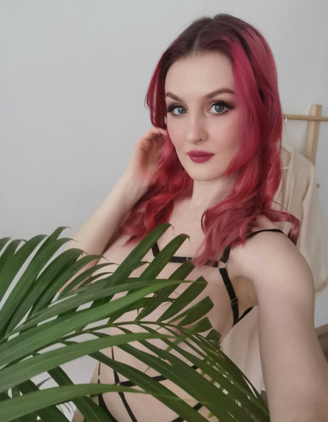 Nahá fotka uniklých OnlyFans od Alice Inferno