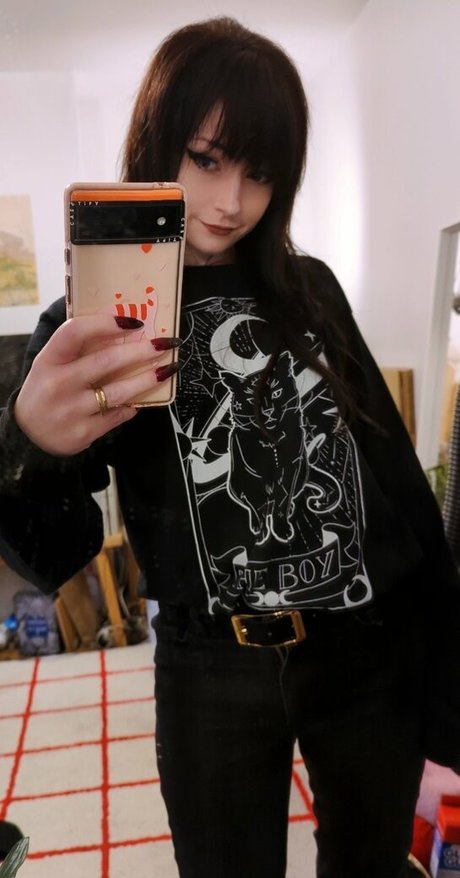 Nahá fotka uniklých OnlyFans od Yogscast Bouphe