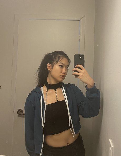 Naken lekkede OnlyFans-bilde av Nemsko