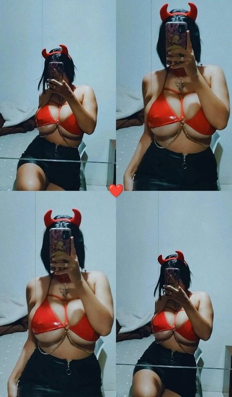 Naken lekkede OnlyFans-bilde av Julia Gea
