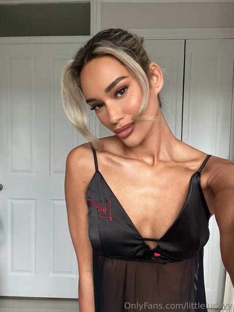 Naken läckt OnlyFans-bild av Littlelucyyy