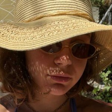 Foto desnuda filtrada de OnlyFans de Athena Bloome